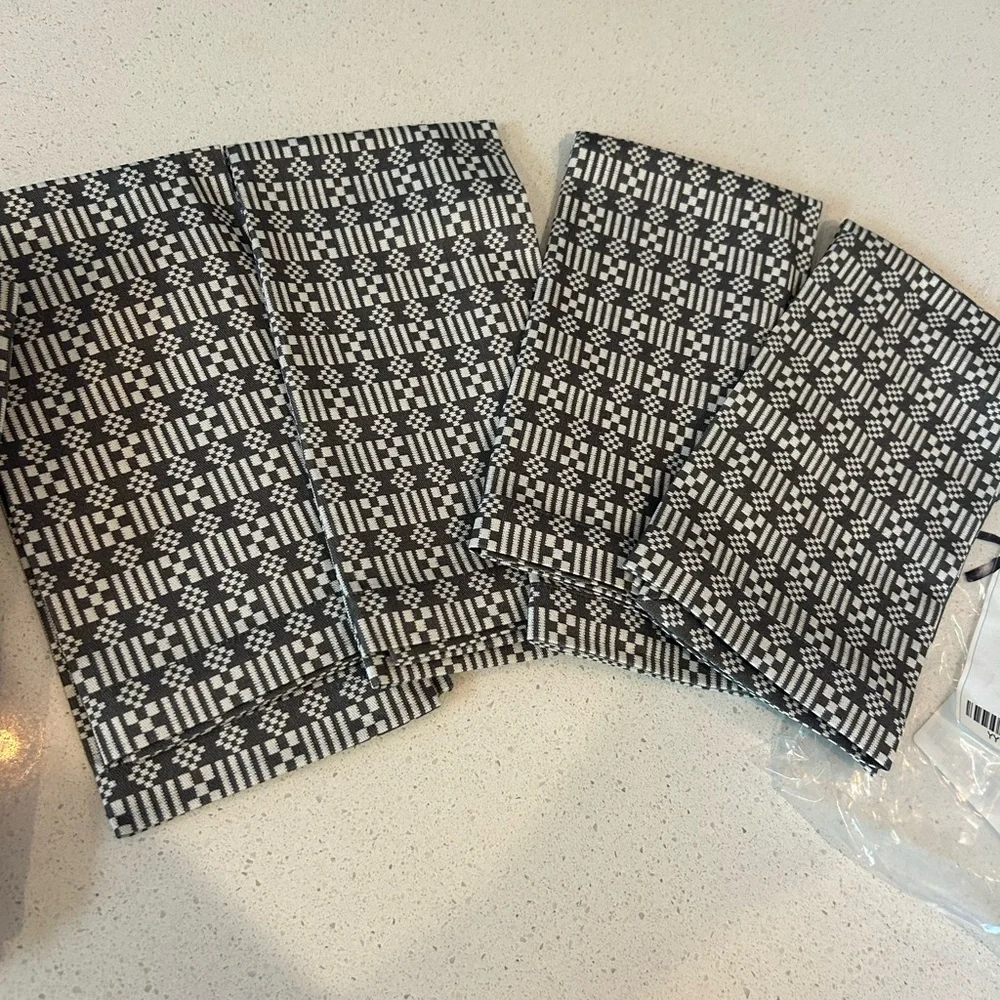 Williams Sonoma Gray and White Geometric Cotton Napkins - set of 8